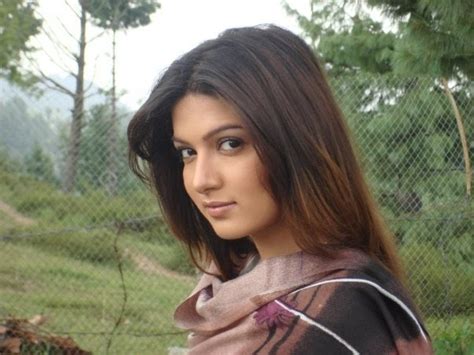 modelings famous pakistani model and tv actress sara chaudhry photos