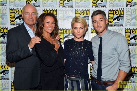 Dave Annable And Rachael Taylor 666 Park Avenue At Comic Con Photo
