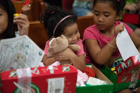 operation christmas child seeks donations  kids    world