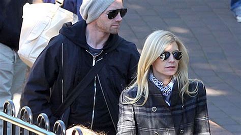 Ronan Keating S Wife Yvonne Ditches Blonde Look To Become Redhead