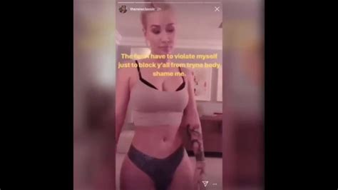iggy azalea playing with ass and twerking 2018