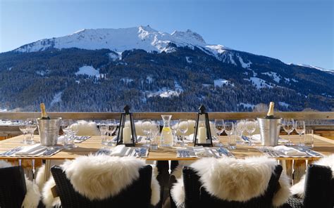 luxury ski resorts    ski towns