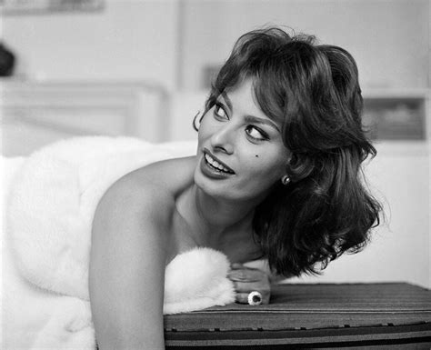 Sophia Loren Breaks Down 8 Famous Looks From Cleopatra To Her Blonde