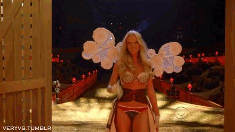 anne vyalitsyna s find and share on giphy