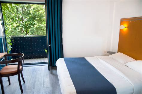 standard rooms  cost  confortable   center  paris solar hotel paris cheap