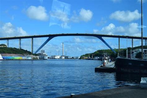 queen juliana bridge willemstad