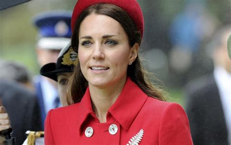 Royal Tour 2014 We Ask What’s In Kate Middleton S Suitcase Metro News