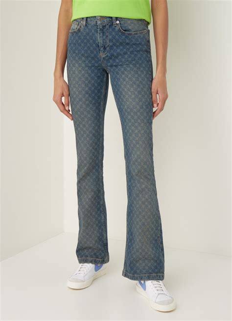 daily paper ken mid waist flared fit jeans met logoprint indigo de bijenkorf