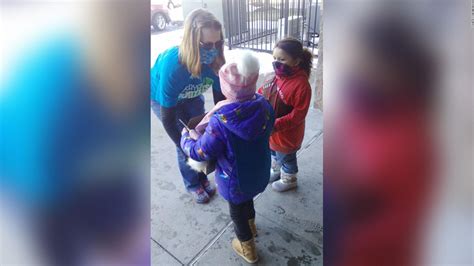 girl scouts in iowa sold 5 000 boxes of cookies despite being homeless