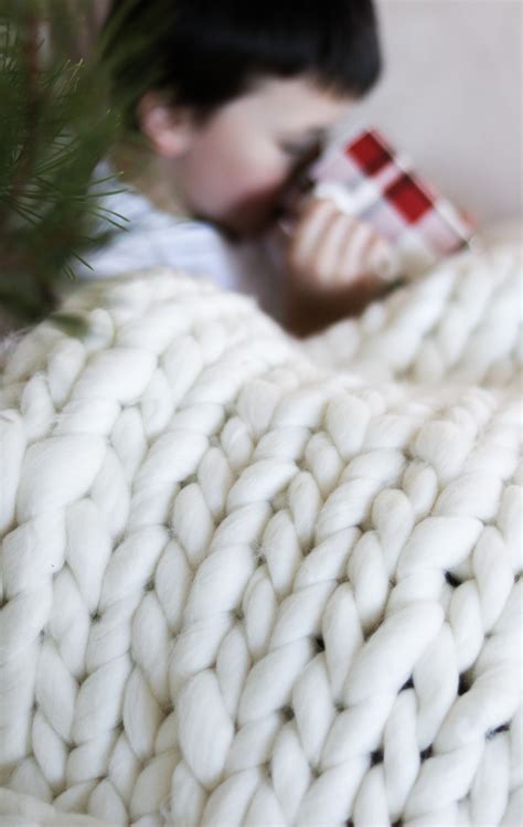 chunky knit blanket diy find    chunky knit  throw blanket   easy steps
