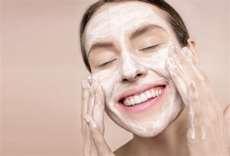 wash  face essential tips  clear beautiful skin