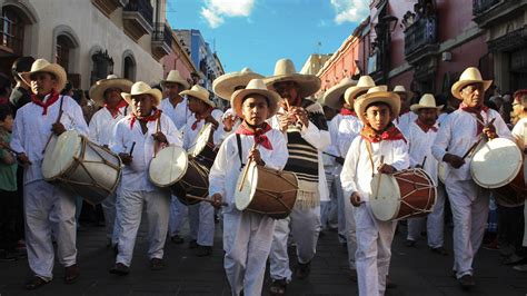 la vestimenta tradicional masculina en oaxaca mexico
