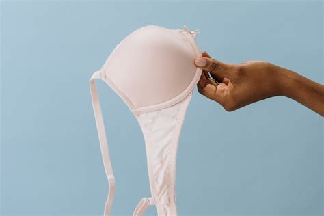 5 Signs Youre Wearing Bad Fitting Bra