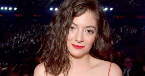 lorde wants those doubting her performance skills to come watch her