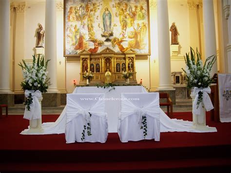 wedding decorations  church pews romantic decoration