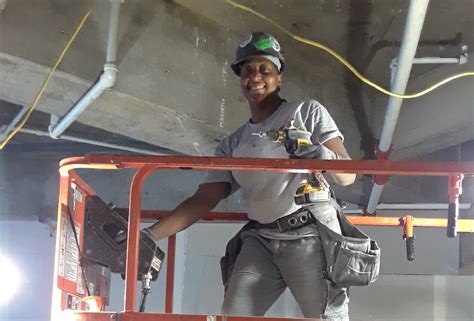 here s what it s like to be a woman construction worker