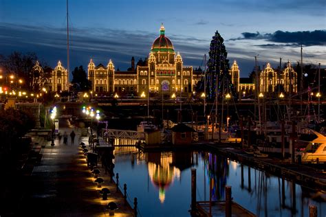 victoria bc yacht charter book