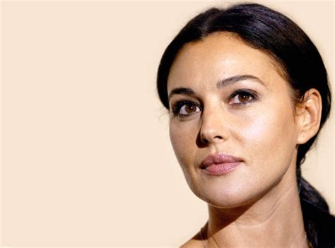 celebrity monica bellucci weight height  age