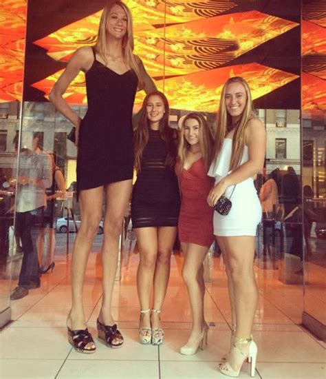 Very Tall Women 23 Pics