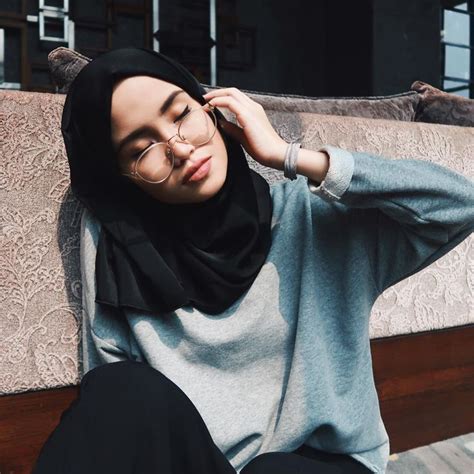 pin oleh shadow di hijab gaya hipster gaya model pakaian casual hijab outfit