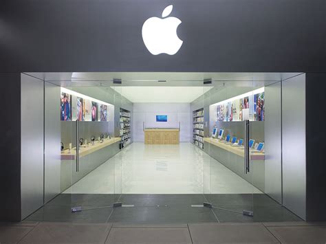 meet  man  apple stores design squarerooms