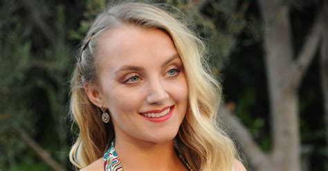luna lovegood aka evanna lynch is now giving us cooking lessons for