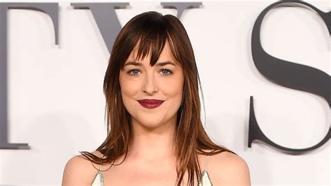 Look Dakota Johnson Debuts New Look