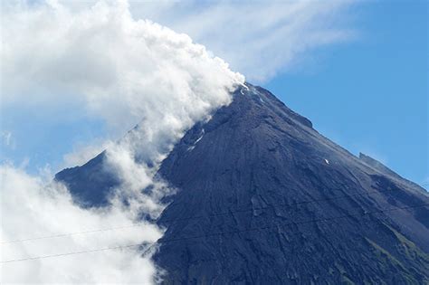 mount mayon volcano erupts in philippines as thousands evacuated