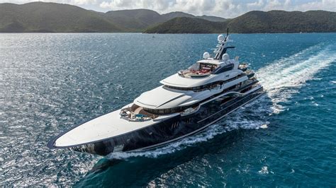 top luxury yachts  sale   fort lauderdale international boat show