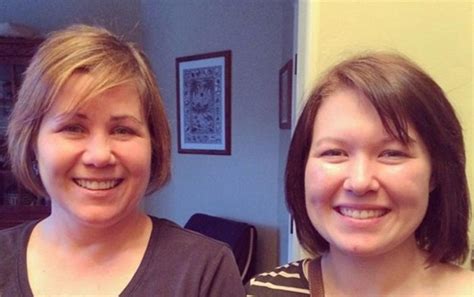30 Daughters Who Look So Much Like Their Moms It’s Hard To