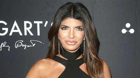 Teresa Giudice Still Married Not Paying Attention To Guys