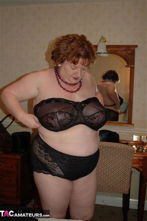 chris44g hotel lingerie strip 2 pictures