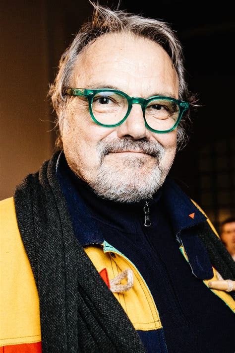 benetton severs ties with oliviero toscani the new york times