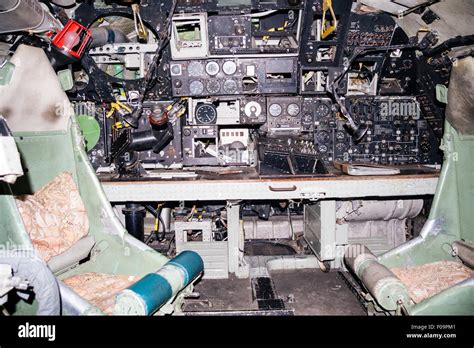 handley page victor bomber interior   cockpit showing stock