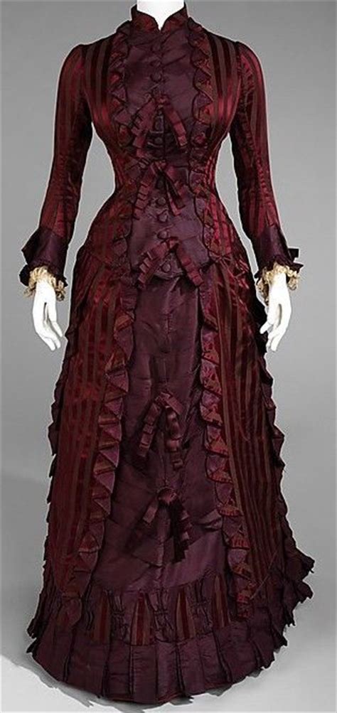 victorian women s fashion victorian dresses pinterest victorian women sissi and day dresses
