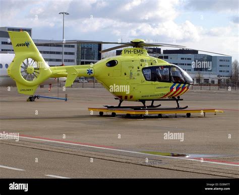 eurocopter ec   anwb mobiel medisch team lifeliner  ph ems amsterdam schiphol ams