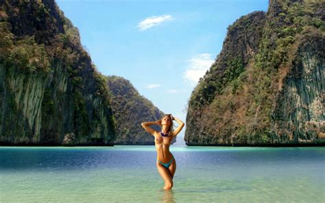 wallpaper nude lagoon sexy boobs tits sea beach desktop wallpaper girls and beaches id