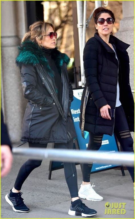 photo jennifer lopez steps out for early morning with sister lynda 01