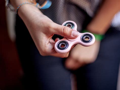 19 People Who Are Ruining Fidget Spinners For Everyone Self
