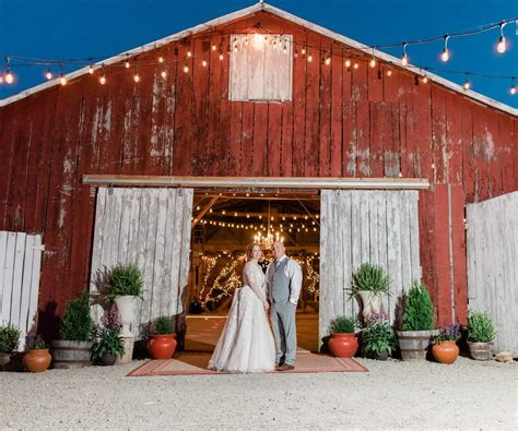 inclusive wedding venue  missouri barn wedding venue