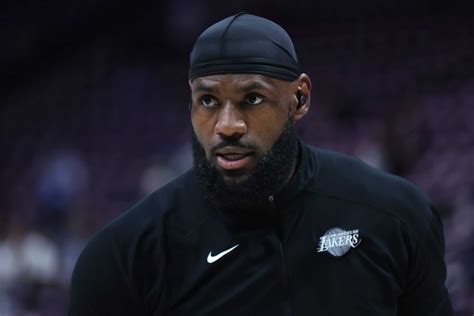 Lebron James Issues A Madden Challenge To Former Nfl Star