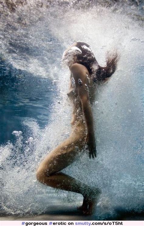 Gorgeous Erotic Underwater Photography Slim Slender