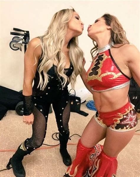 Trish Stratus And Mickie James 😊 Wwe Female Wrestlers