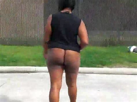 Black Woman Bottomless In Public 3 At Shesfreaky