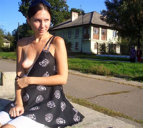 russian amateur loves to flash at public russian sexy girls