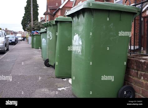 southampton council wheelie rubbish bins    street stock