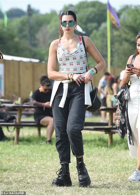 Glastonbury 2019 Dua Lipa Displays Her Toned Physique In A Cherry
