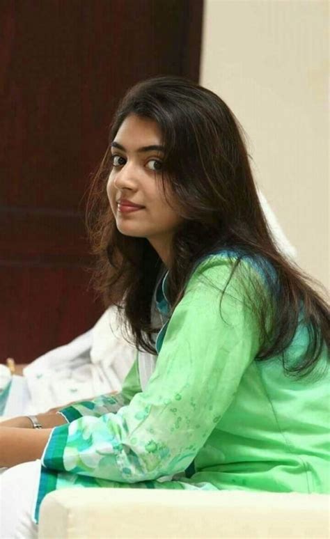 nazriya nazim hot photos navel pics new hd images