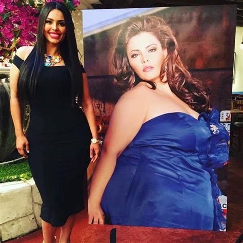 Rosie Mercado Stands Next To A Photo Of Herself When She Weighed 410