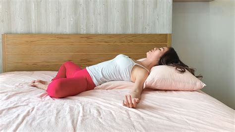 yoga poses     bed   sleep doyou easy yoga